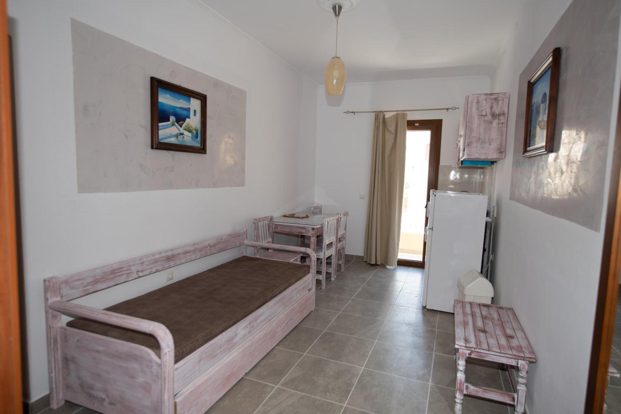 Orfeas Apartments Kamári Екстериор снимка