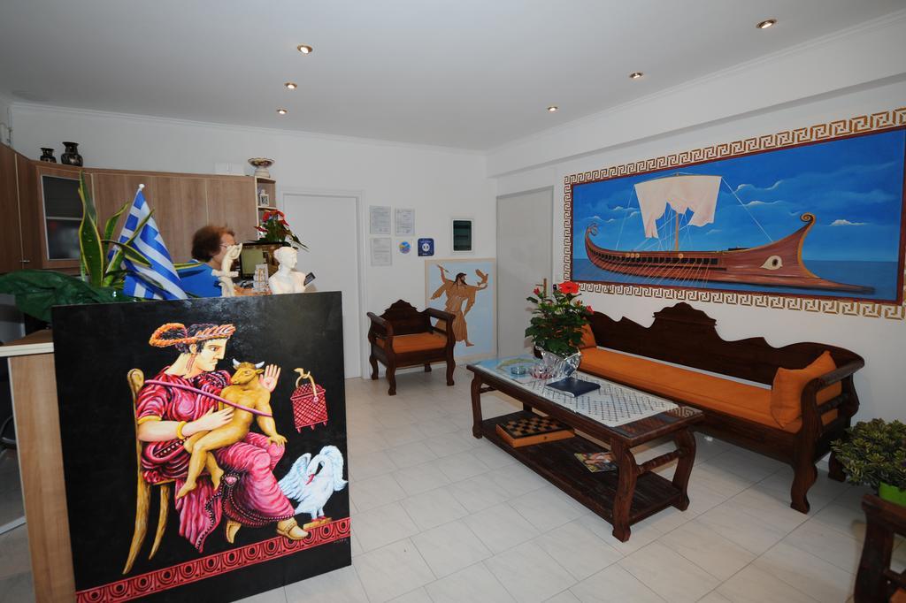 Orfeas Apartments Kamári Екстериор снимка