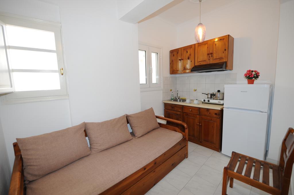 Orfeas Apartments Kamári Екстериор снимка